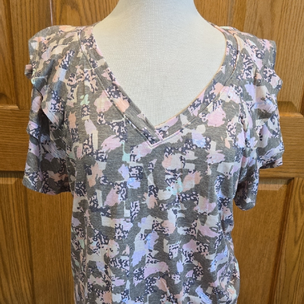 Democracy Green and Pink Floral V-Neck Short Sleeve Top